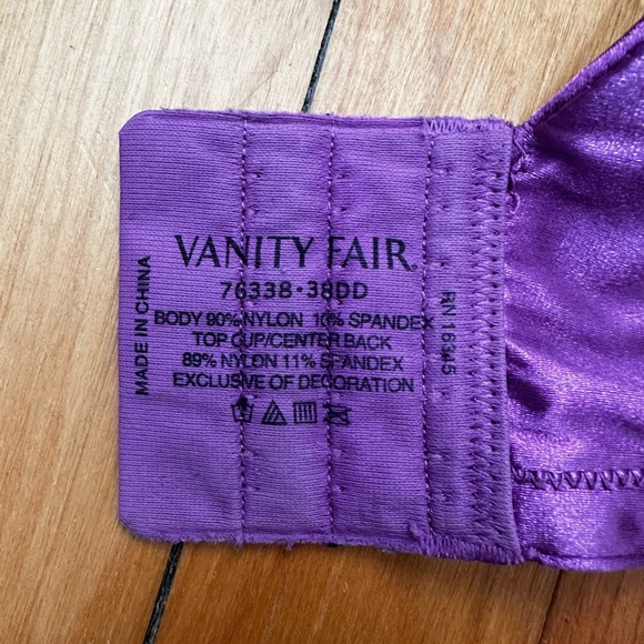 Vanity Fair Bras - Picture 2 of 4